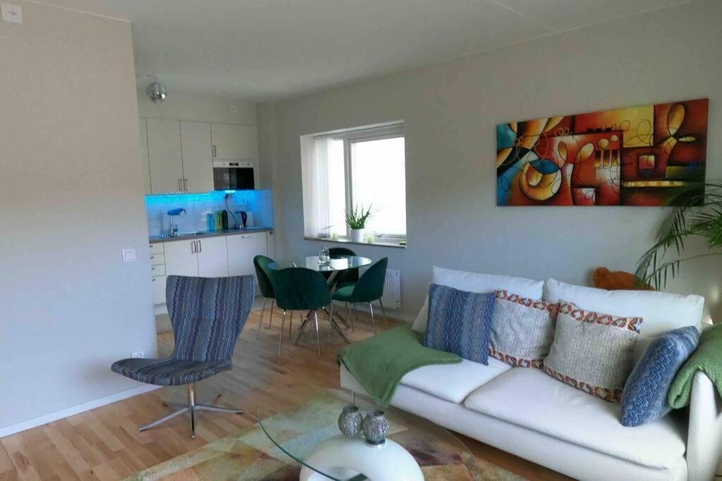 Homestay - Private Room In An Apartment Göteborg Dış mekan fotoğraf