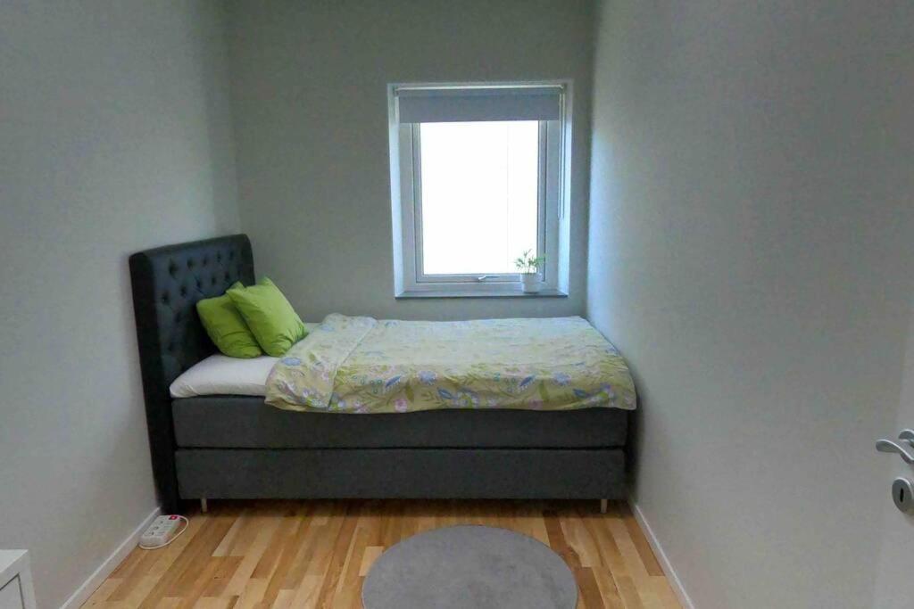 Homestay - Private Room In An Apartment Göteborg Dış mekan fotoğraf