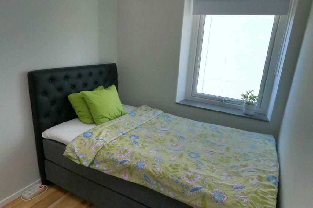 Homestay - Private Room In An Apartment Göteborg Dış mekan fotoğraf