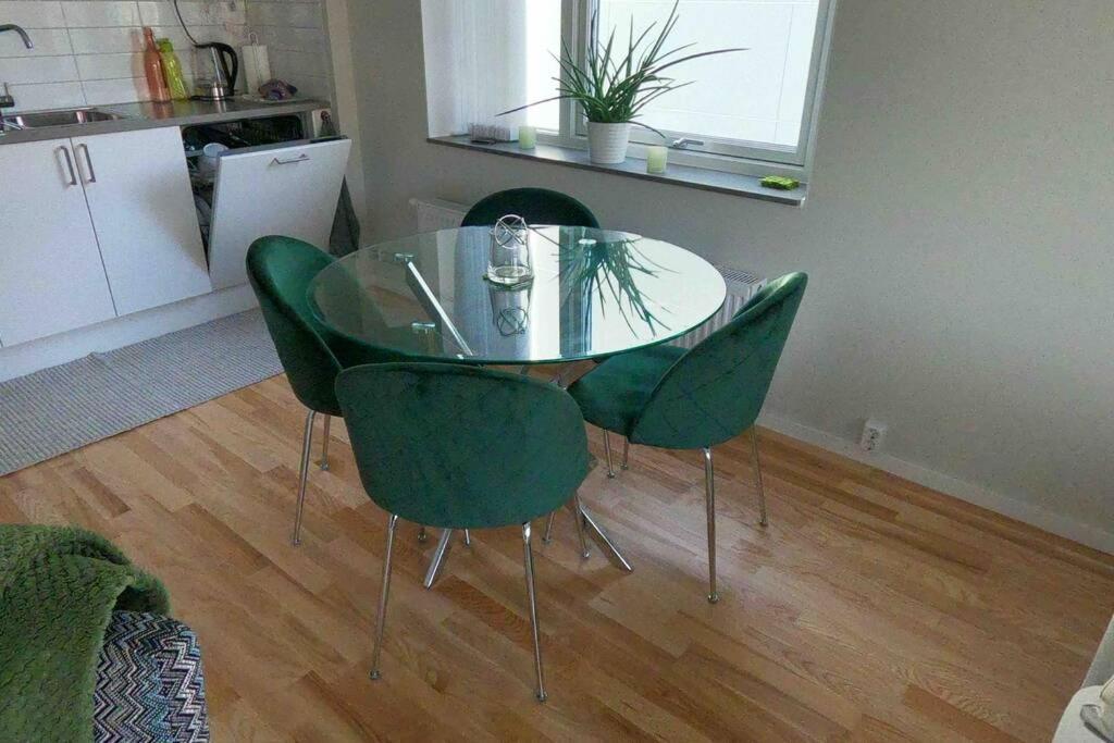 Homestay - Private Room In An Apartment Göteborg Dış mekan fotoğraf
